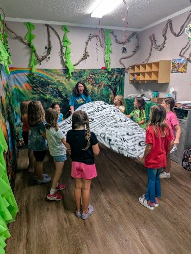 26-VBS-Day2-Gallery-007